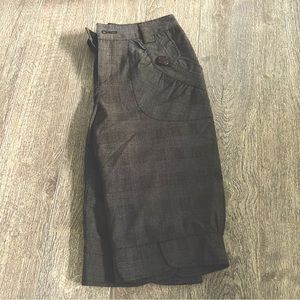 Cute dress shorts, brown, size small. Cute button details